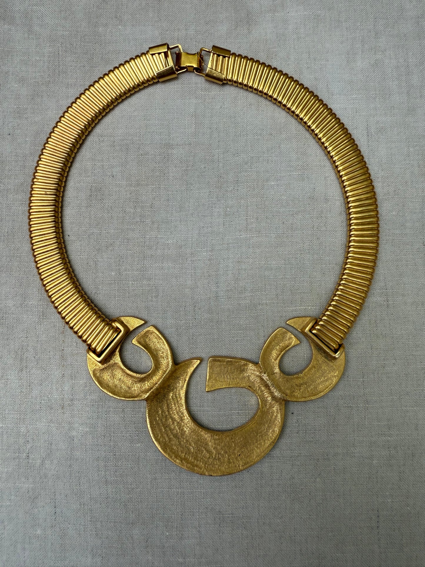 Vintage modernist green enamel gold-tone omega collar