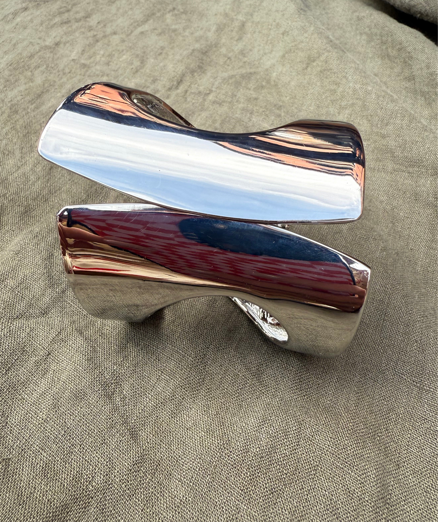 80s/90s Vintage Modernist Silver-Tone Cuff Bracelet