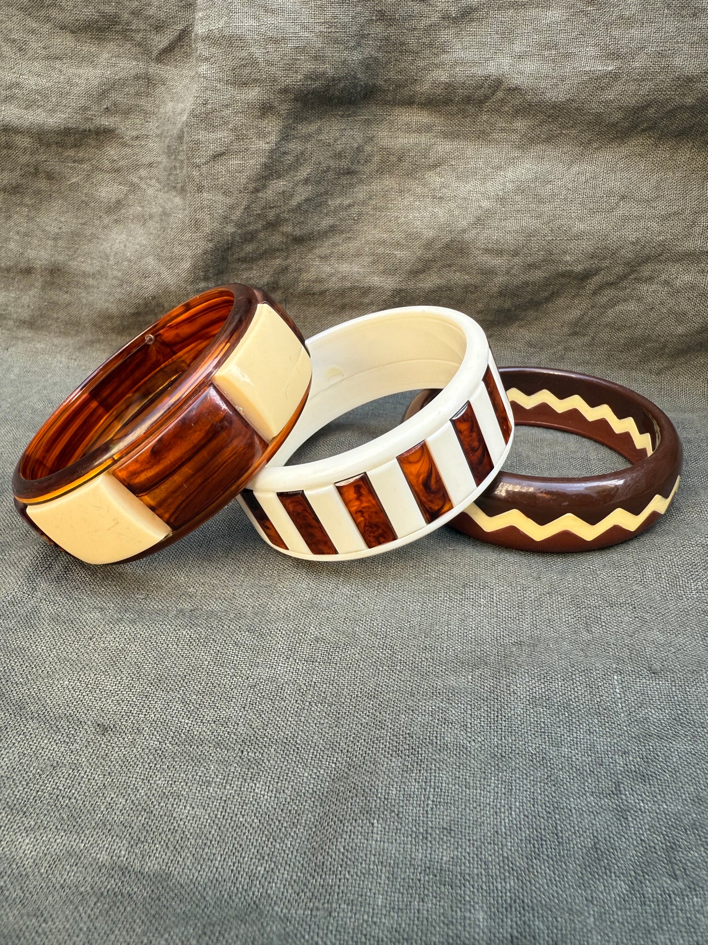 1960s Parisian Galalith Striped Inlaid Tortoise Bangle
