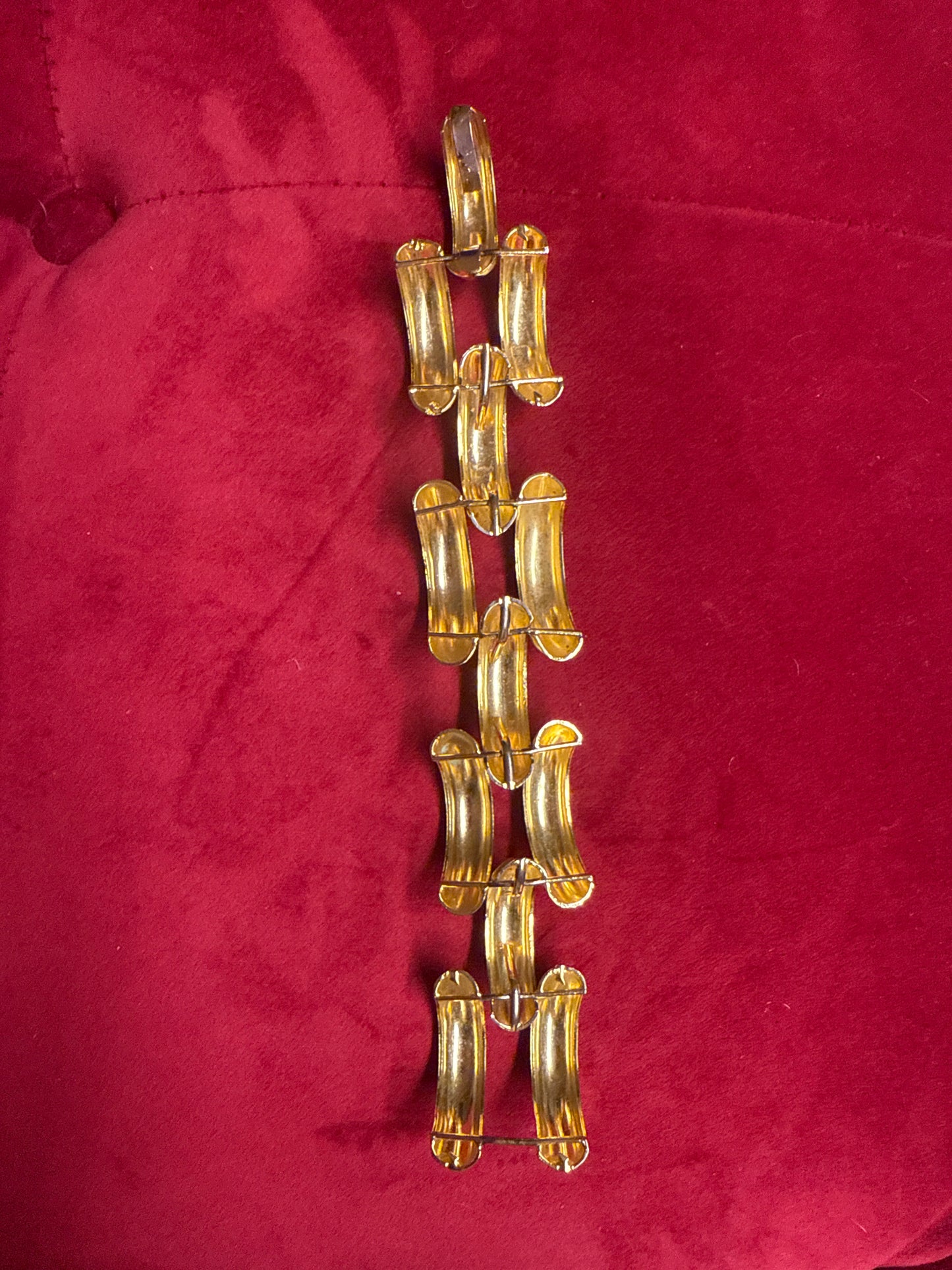 Vintage gold tone chain link bracelet