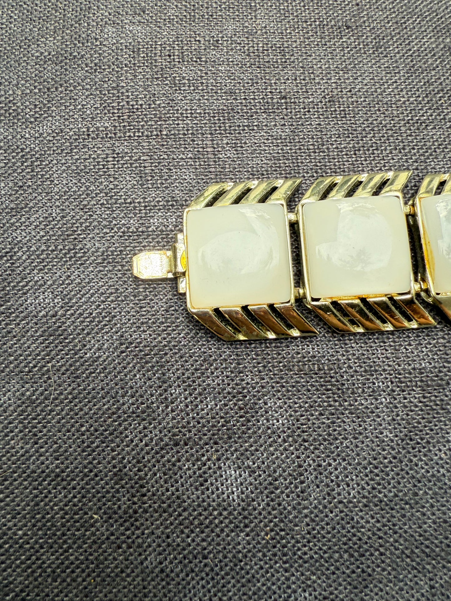 Vintage Silver Toned Resin Cabochon bracelet