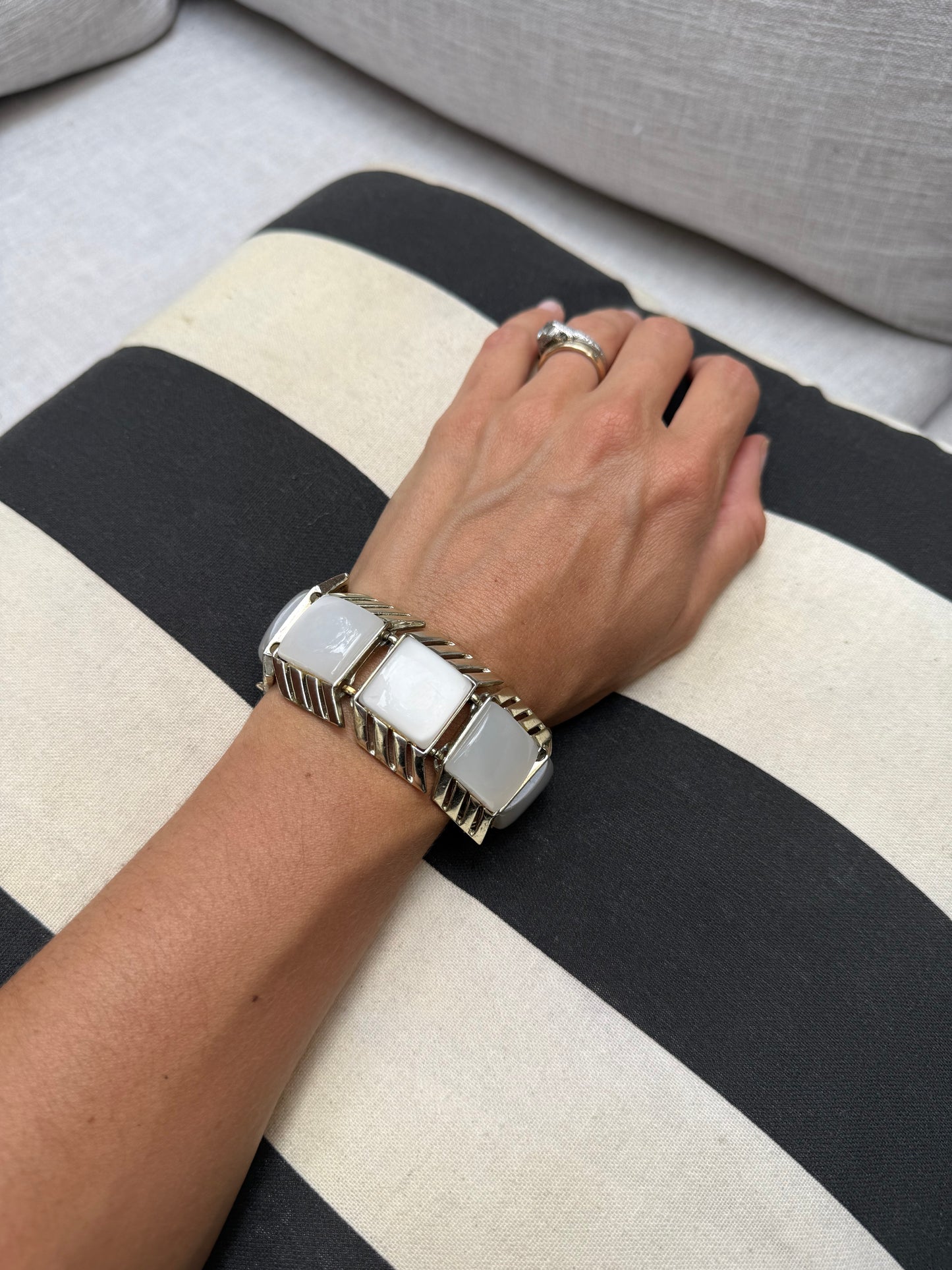 Vintage Silver Toned Resin Cabochon bracelet