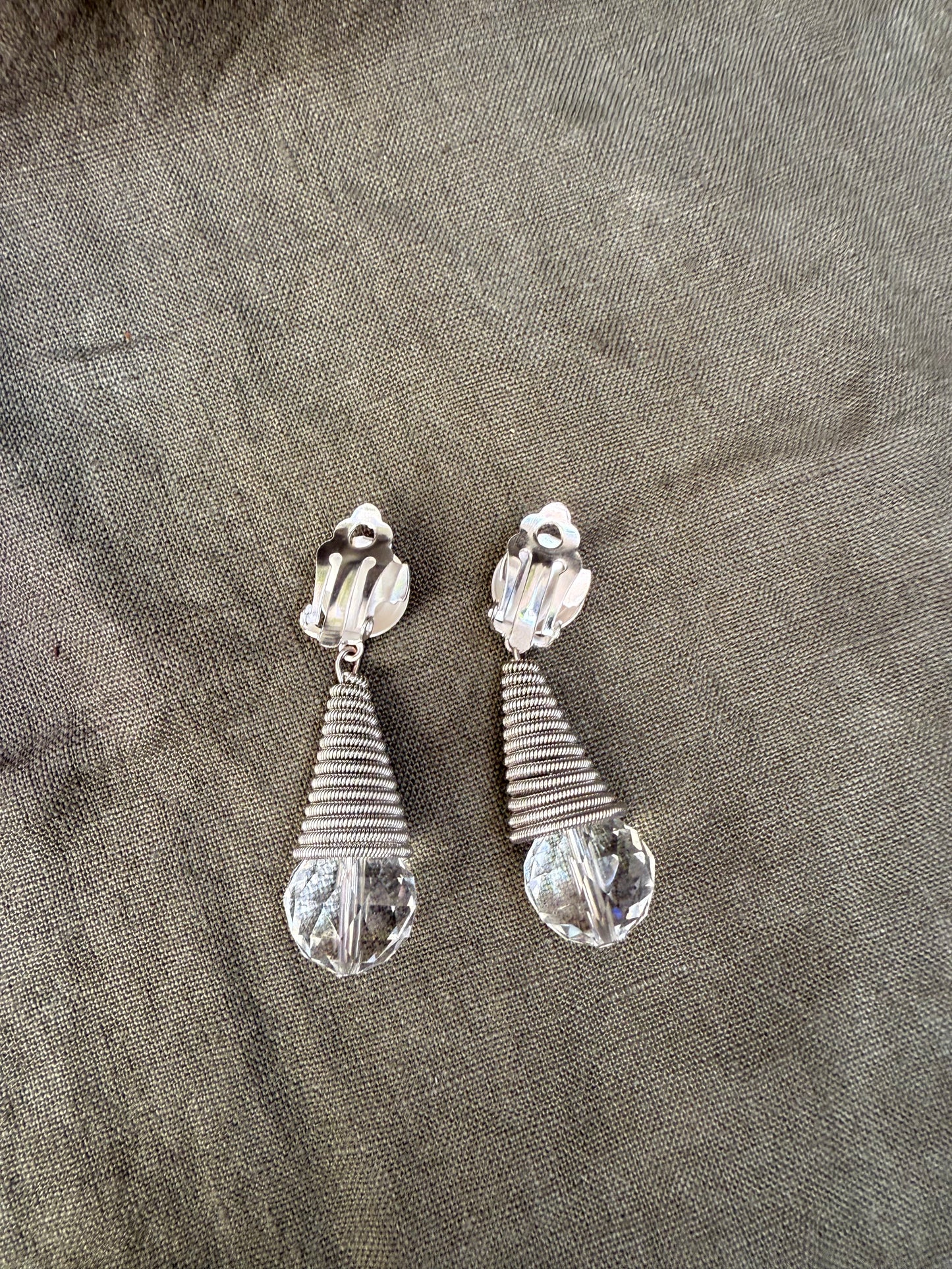 Vintage Wire-Wrapped Crystal Drop Earrings – Retro Statement Jewelry with Mixed Metals
