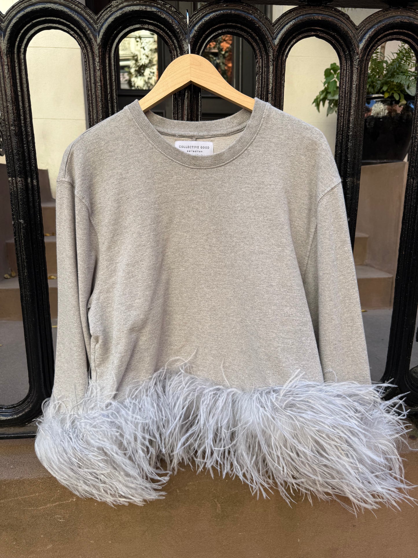 The Coco Feather Sweatshirt - Grey