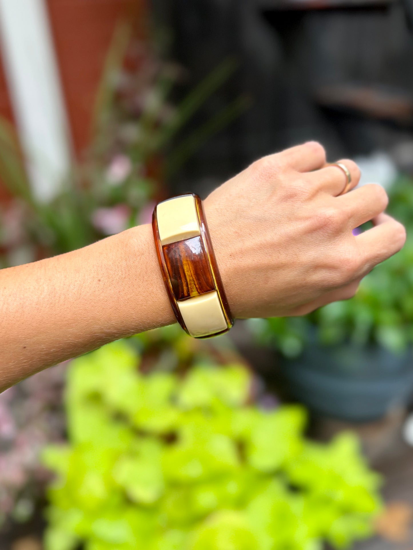 1960s Parisian Galalith Striped Inlaid Tortoise Bangle