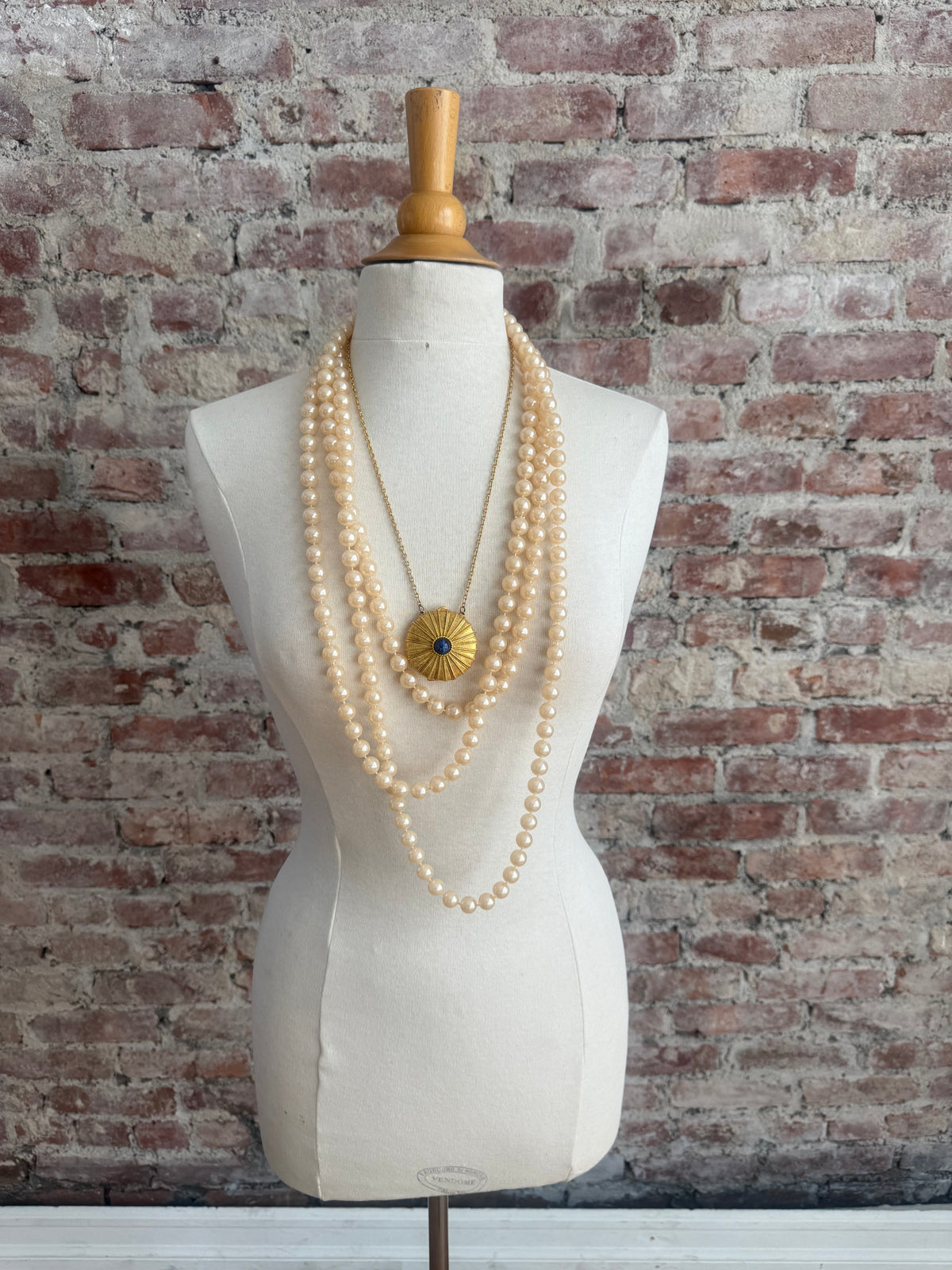 Vintage faux pearl infinity necklace