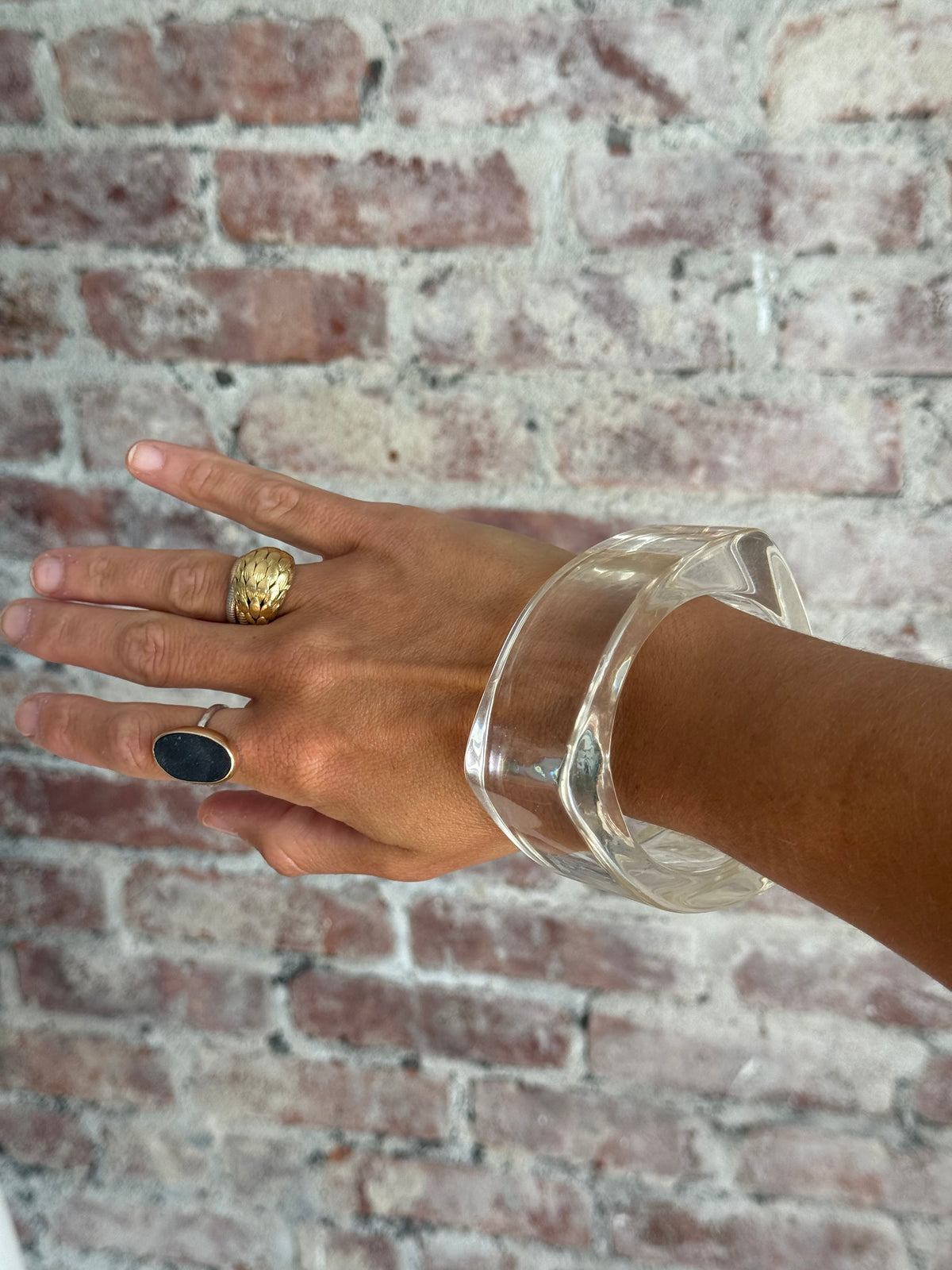 MCM clear chunky lucite bangle
