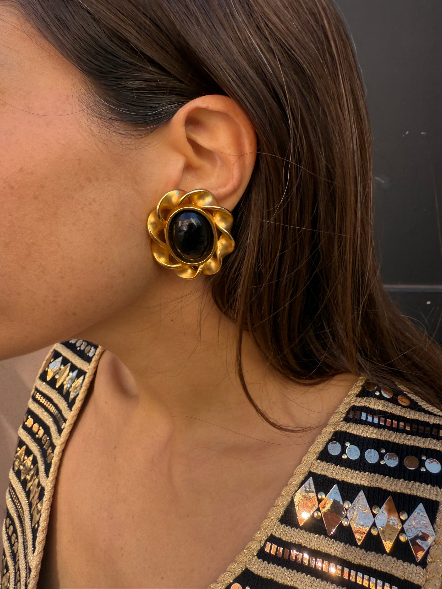 Vintage Gold Tone Black Cabachon Clip-On Earrings