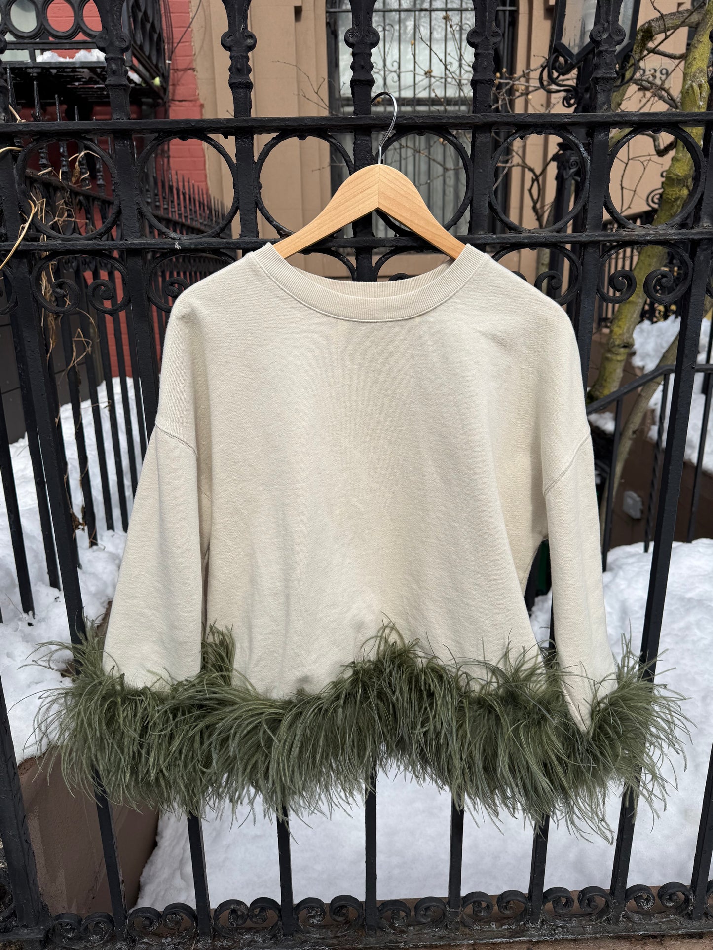 The Coco Feather Sweatshirt - Cream & green