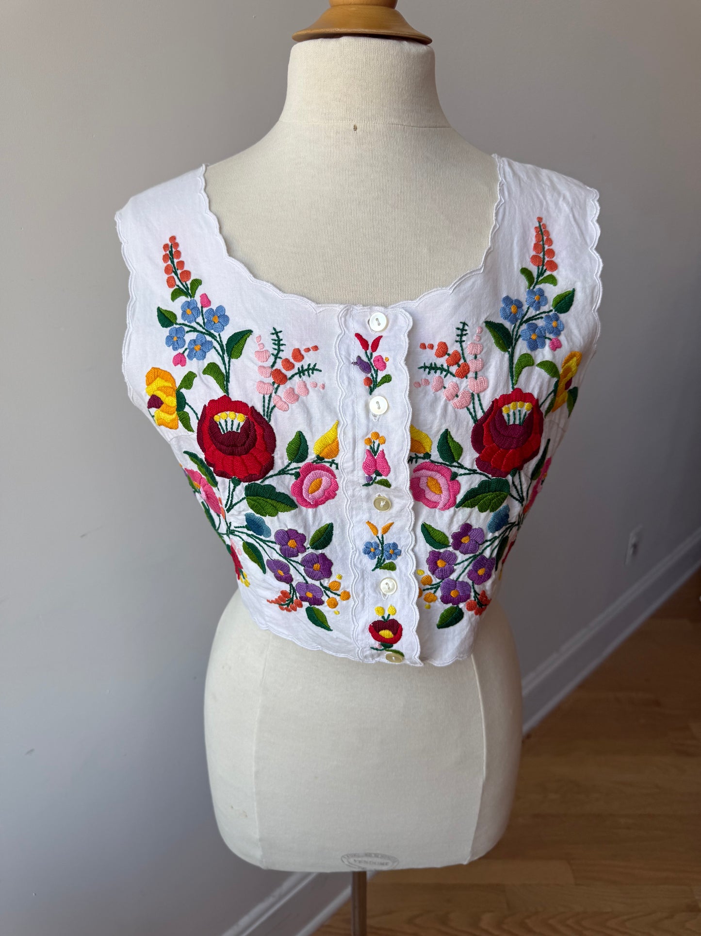 Vintage Hungarian Kalocsa Hand Embroidered Floral Top