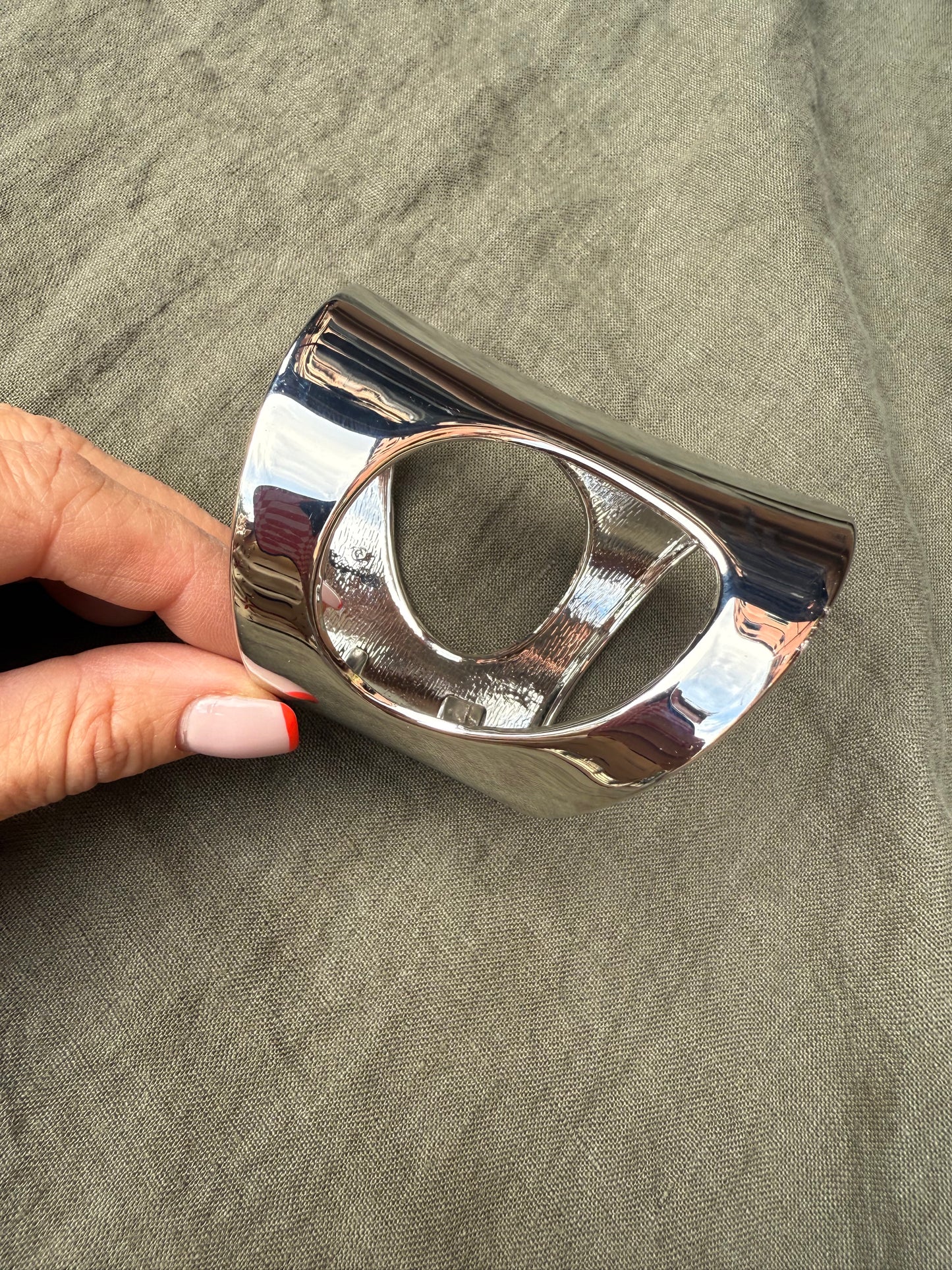 80s/90s Vintage Modernist Silver-Tone Cuff Bracelet