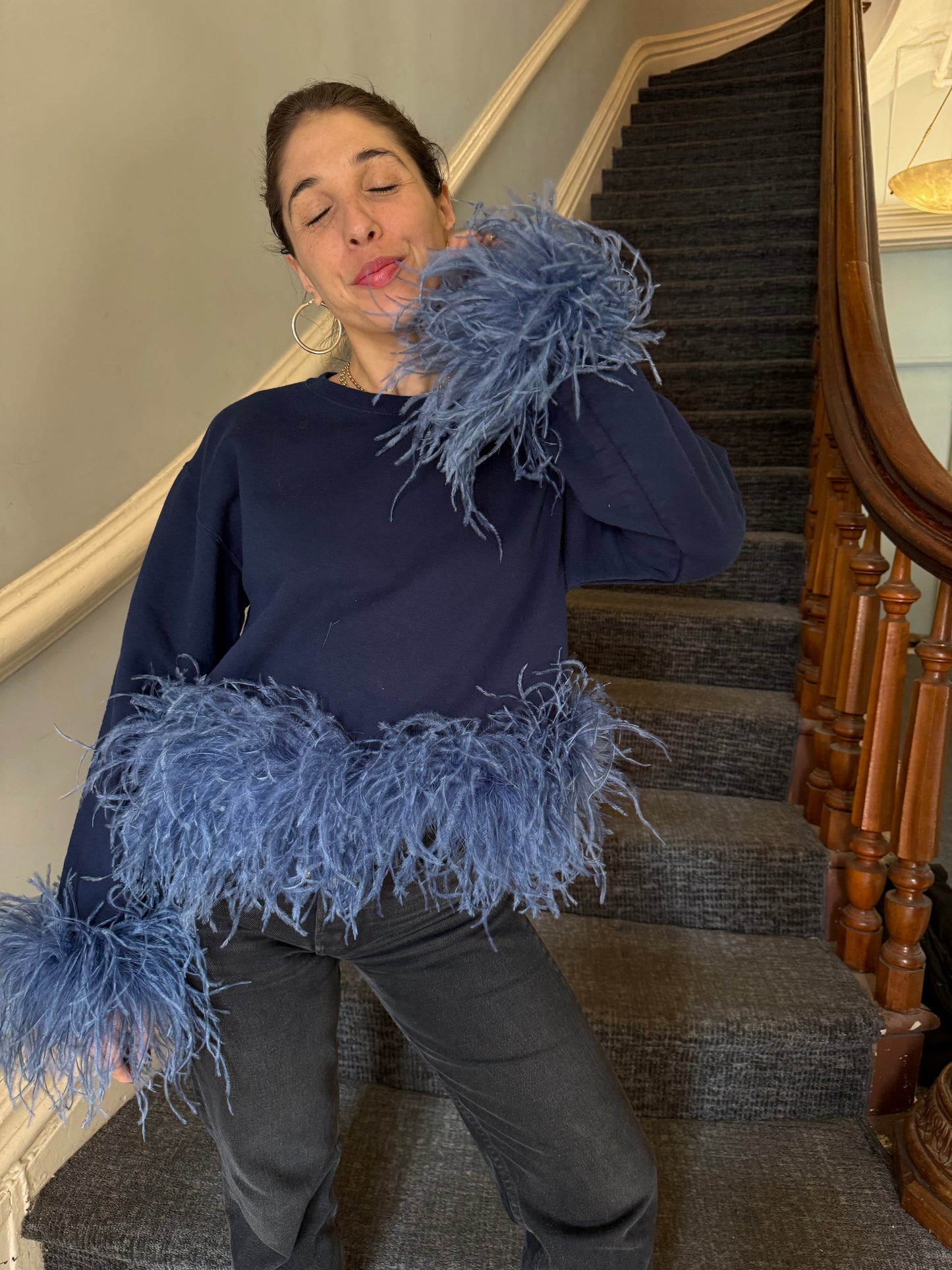 The Coco Feather Sweatshirt - navy & denim