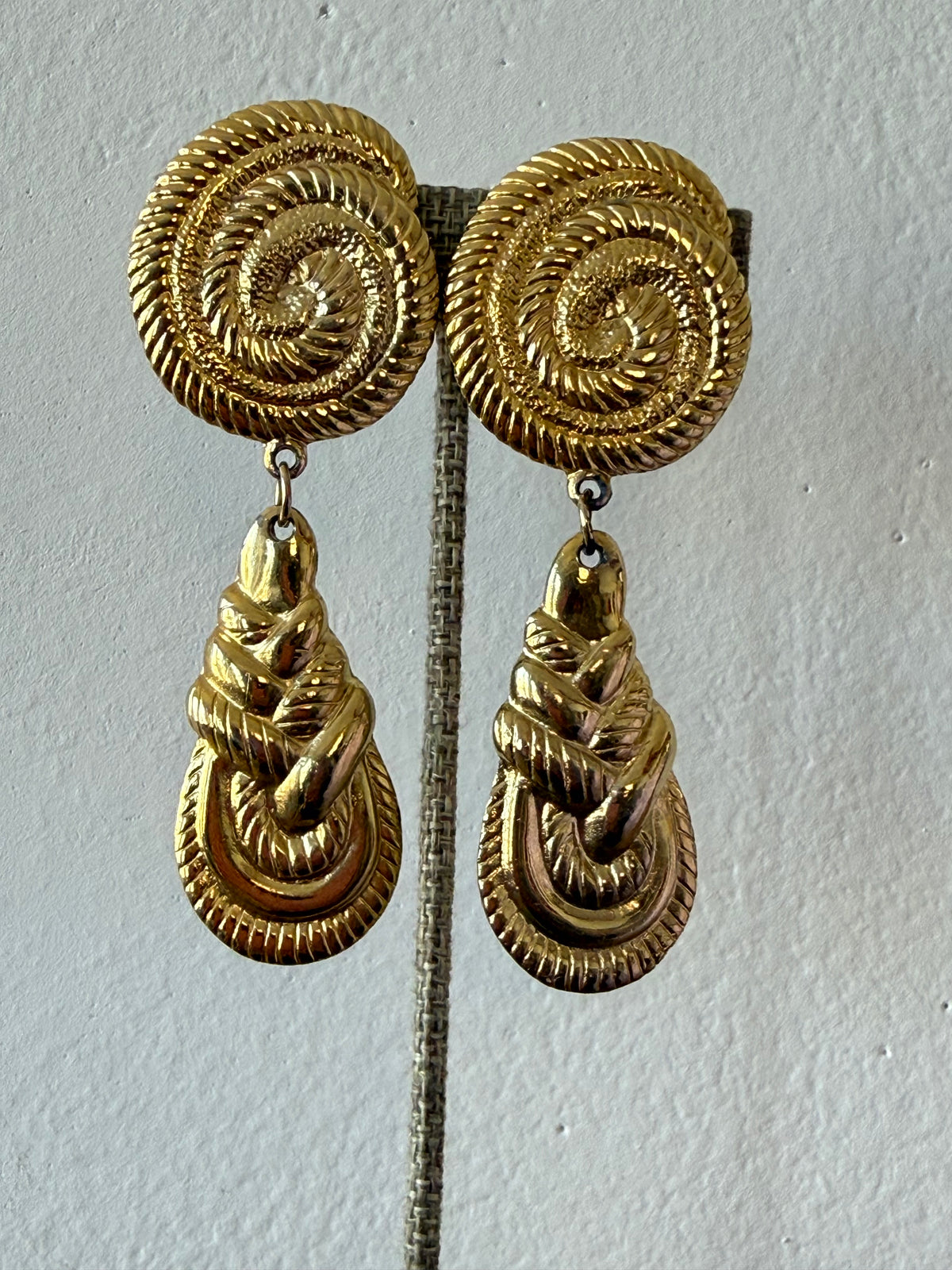 Vintage Gold-Toned Teardrop Earrings