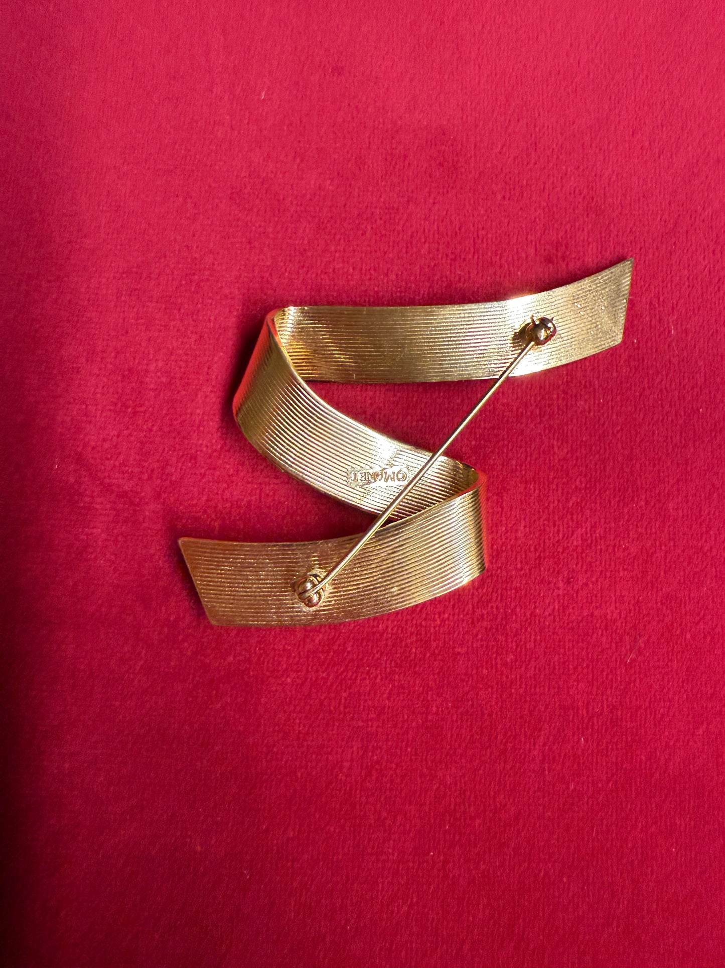 Monet Ribbon Brooch