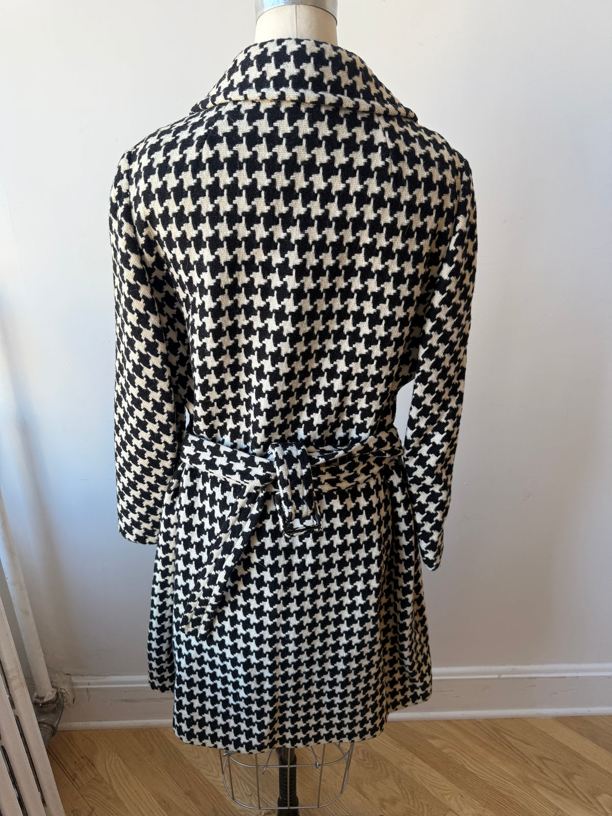 1960s  Houndstooth Wool Coat