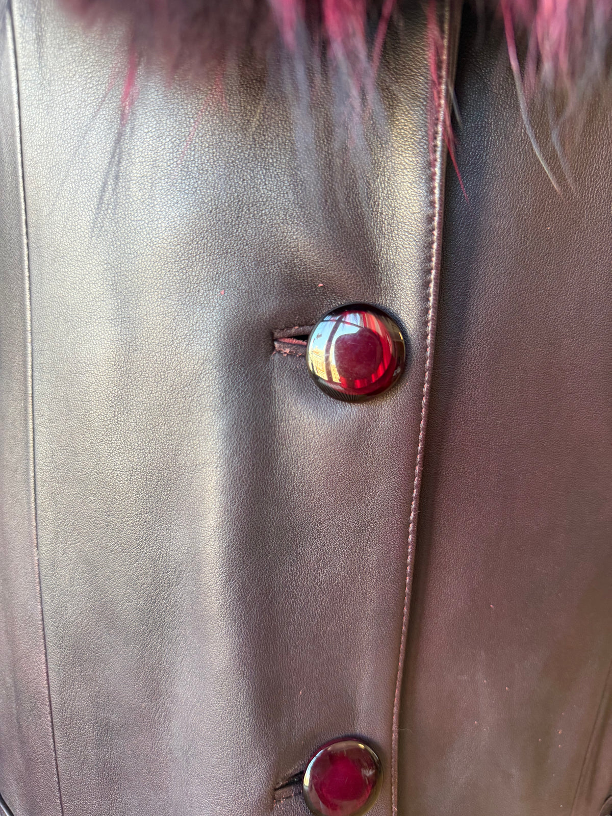 90s/Y2K Aubergine Leather trench w. Fox Fur cuff & collar