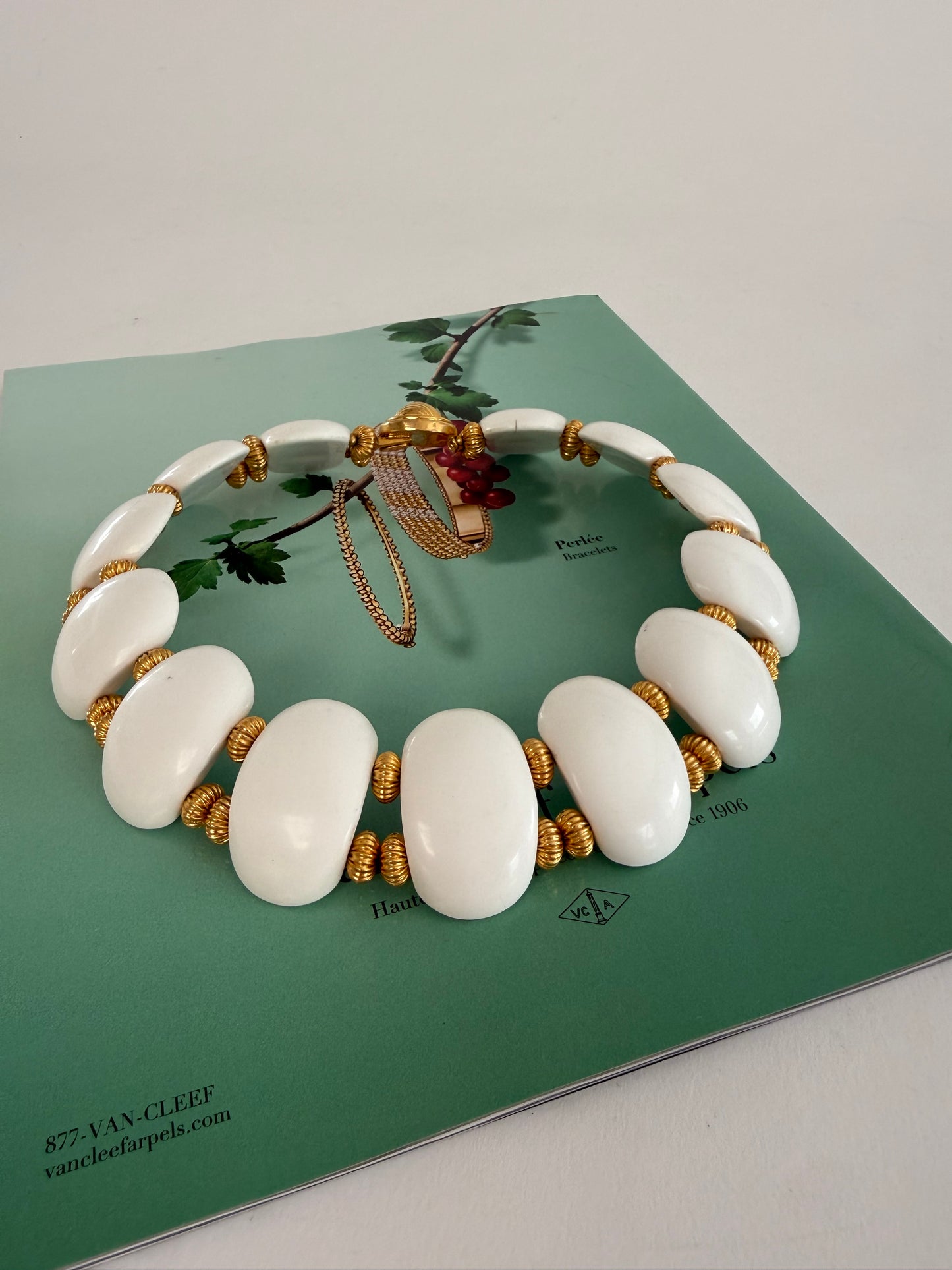 60s/70s Rare William de Lillo White Resin Collar Necklace