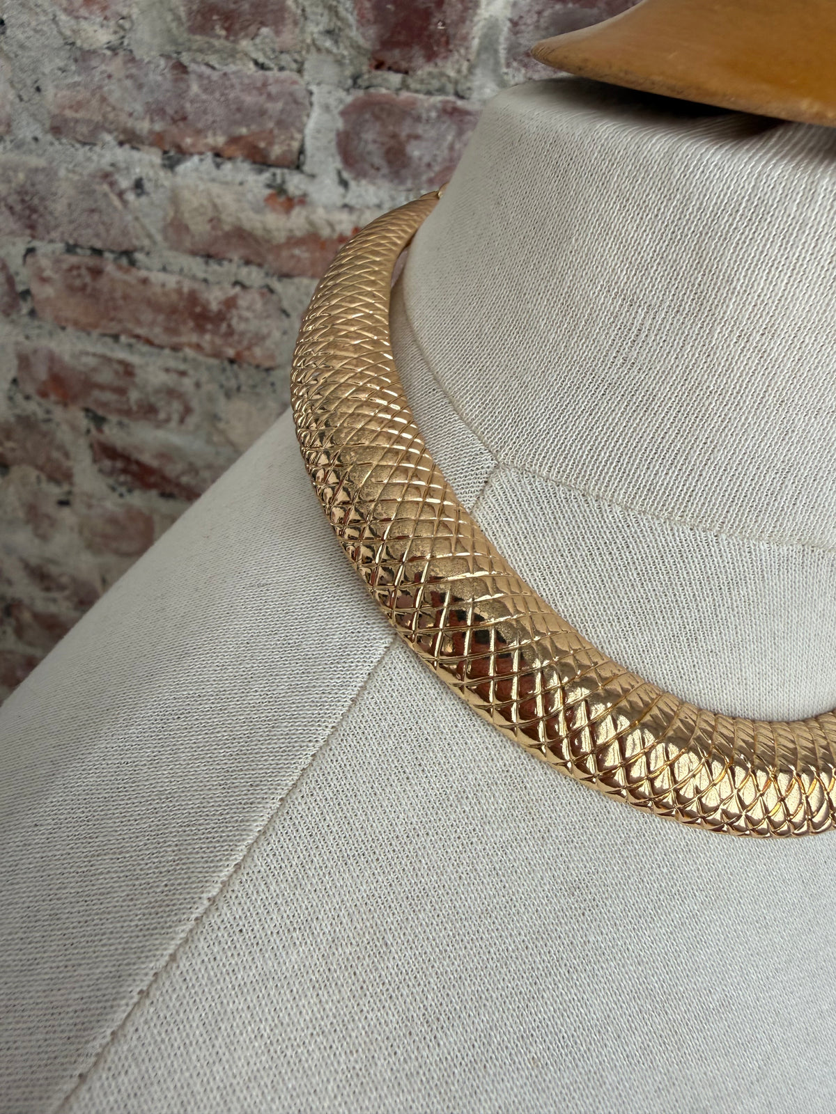 90s Vintage Gold-Toned Snake choker