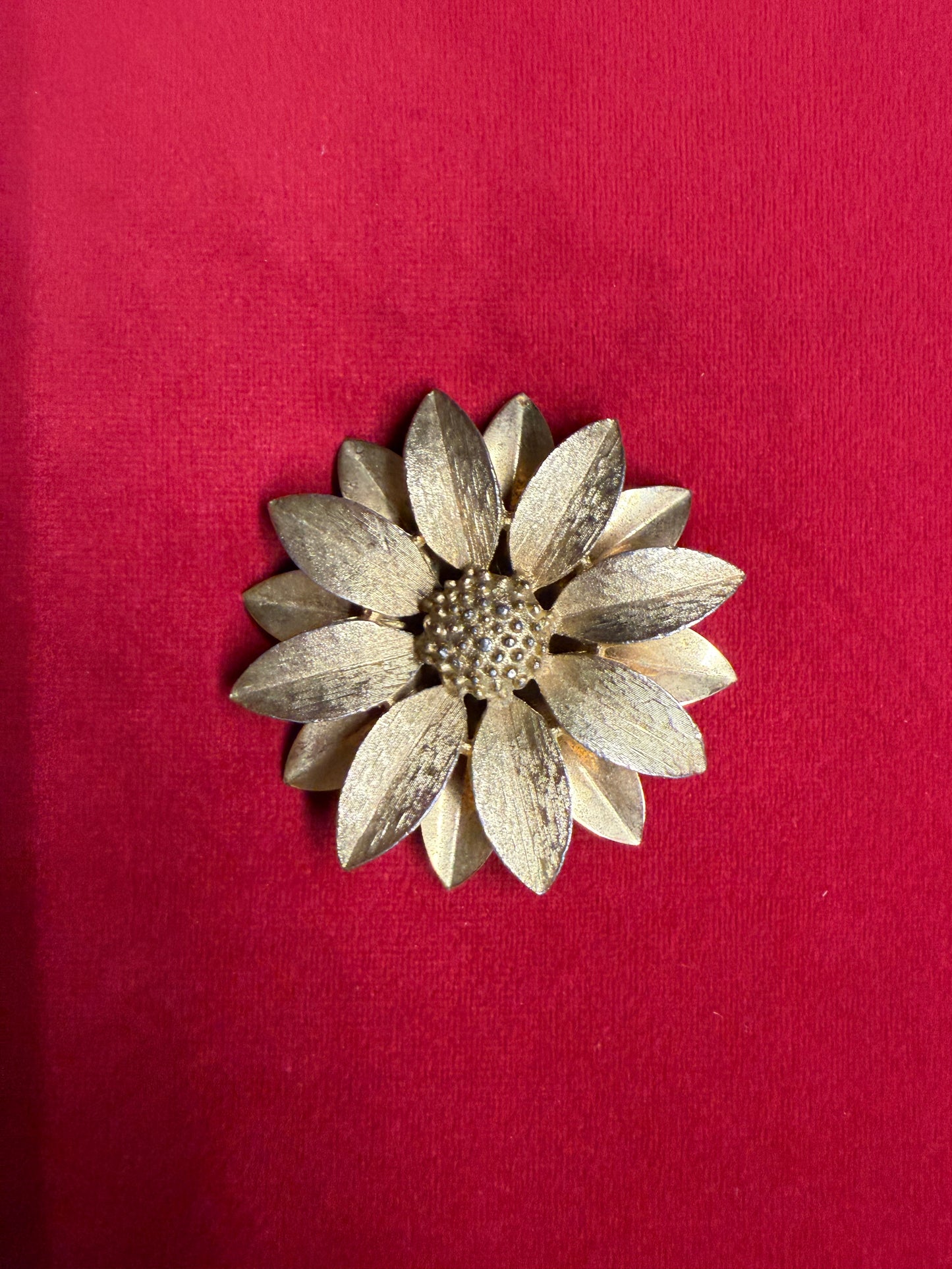 Vintage Gold Daisy Brooch