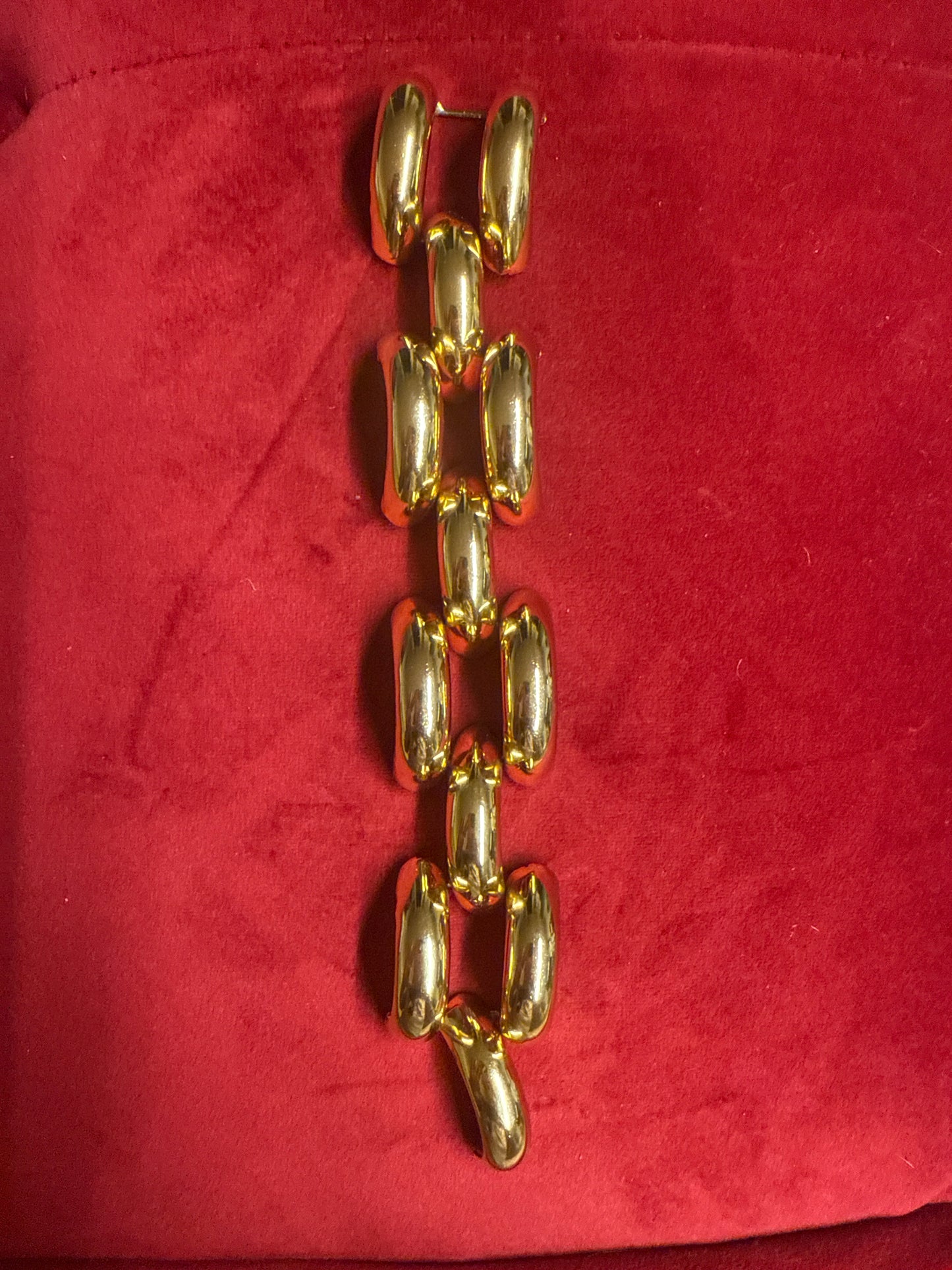 Vintage gold tone chain link bracelet