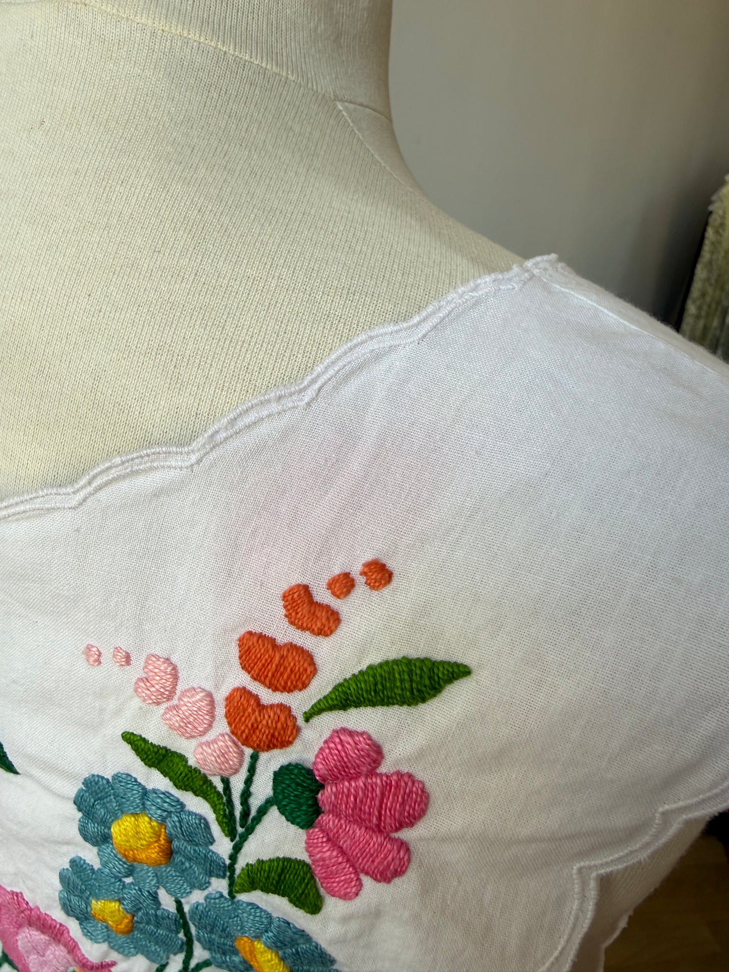 Vintage Hungarian Kalocsa Hand Embroidered Floral Top