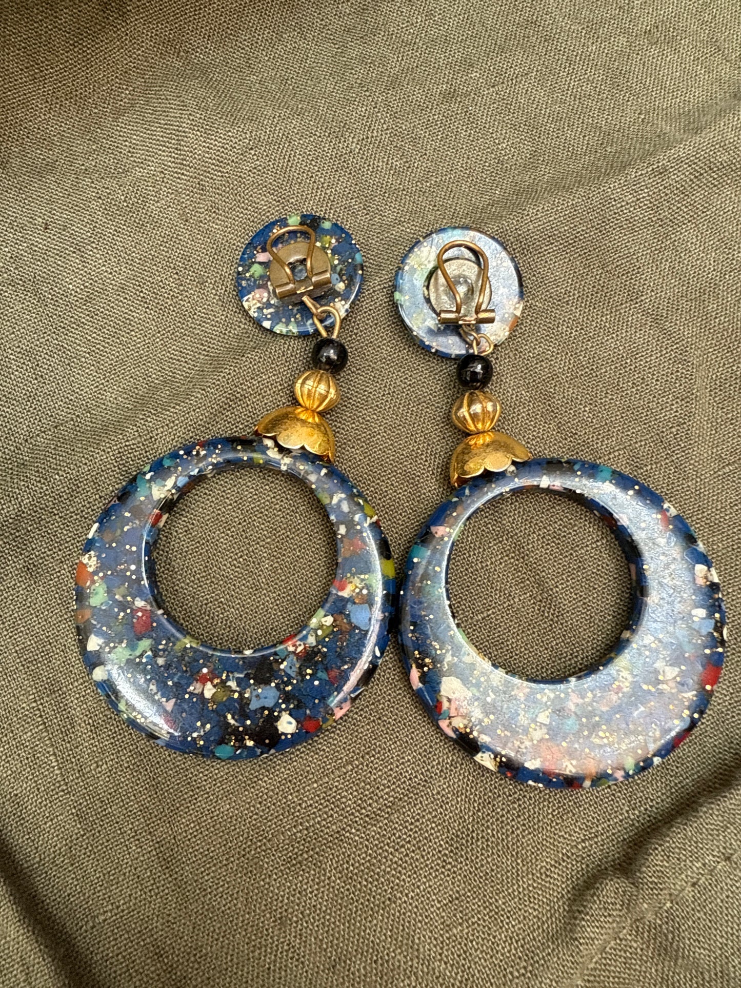 1960s Confetti Sparkle Resin Blue clip on earrings