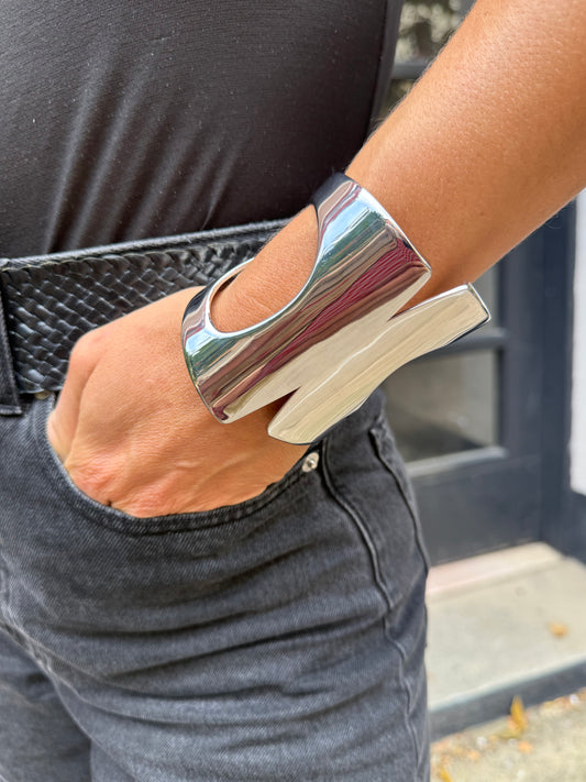 80s/90s Vintage Modernist Silver-Tone Cuff Bracelet
