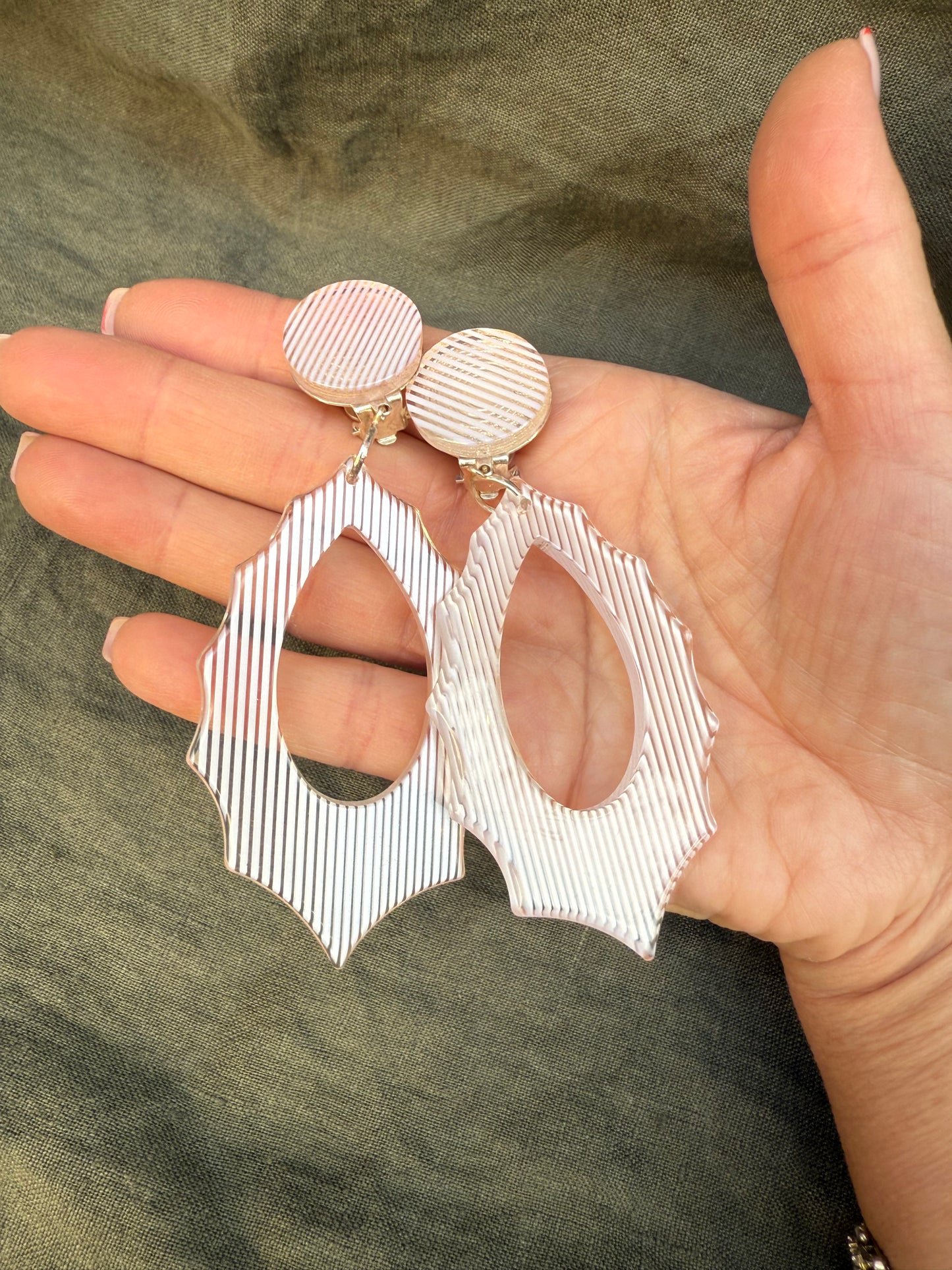 French Resin Tonal Stripe Clip ons