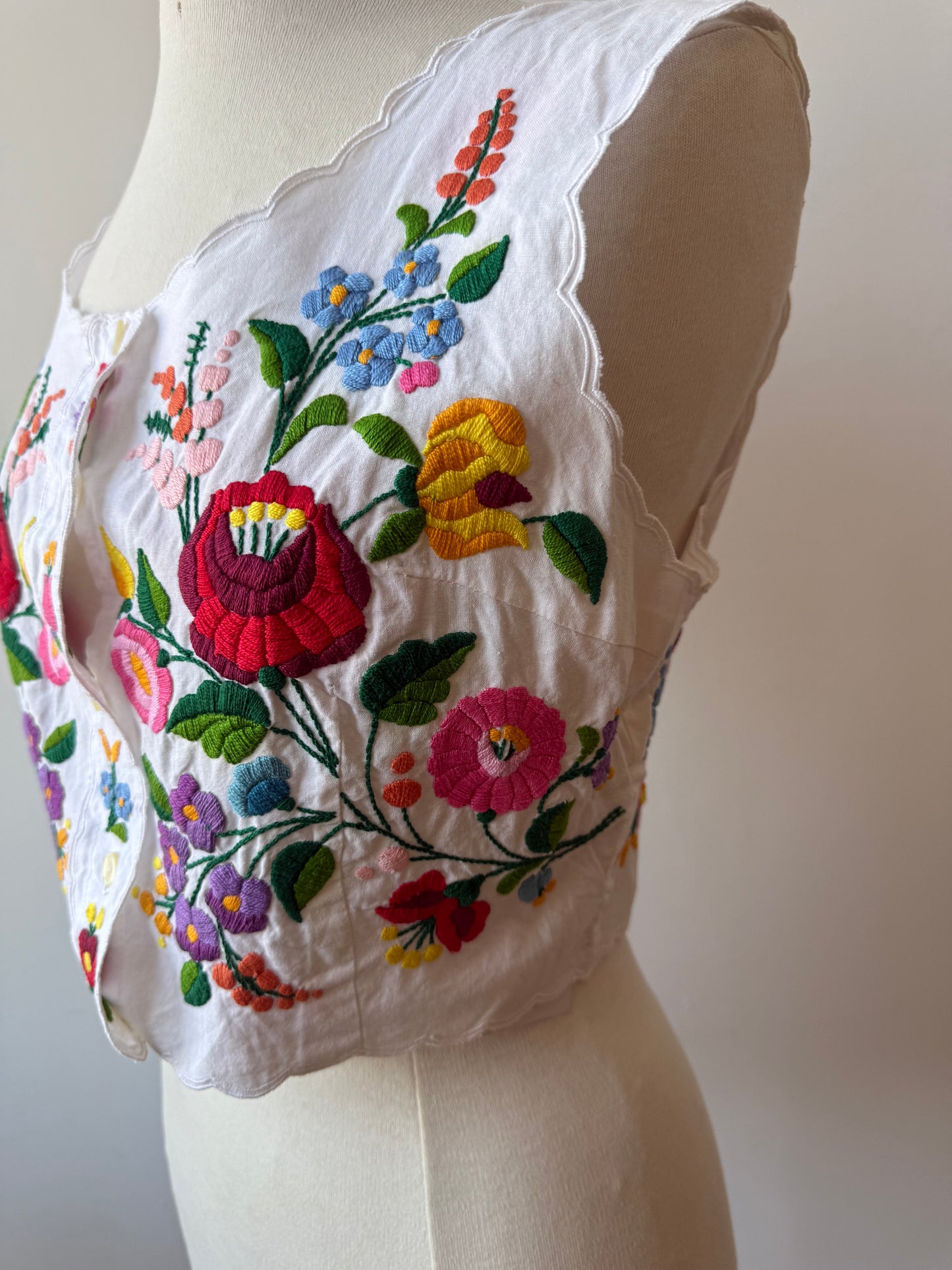 Vintage Hungarian Kalocsa Hand Embroidered Floral Top