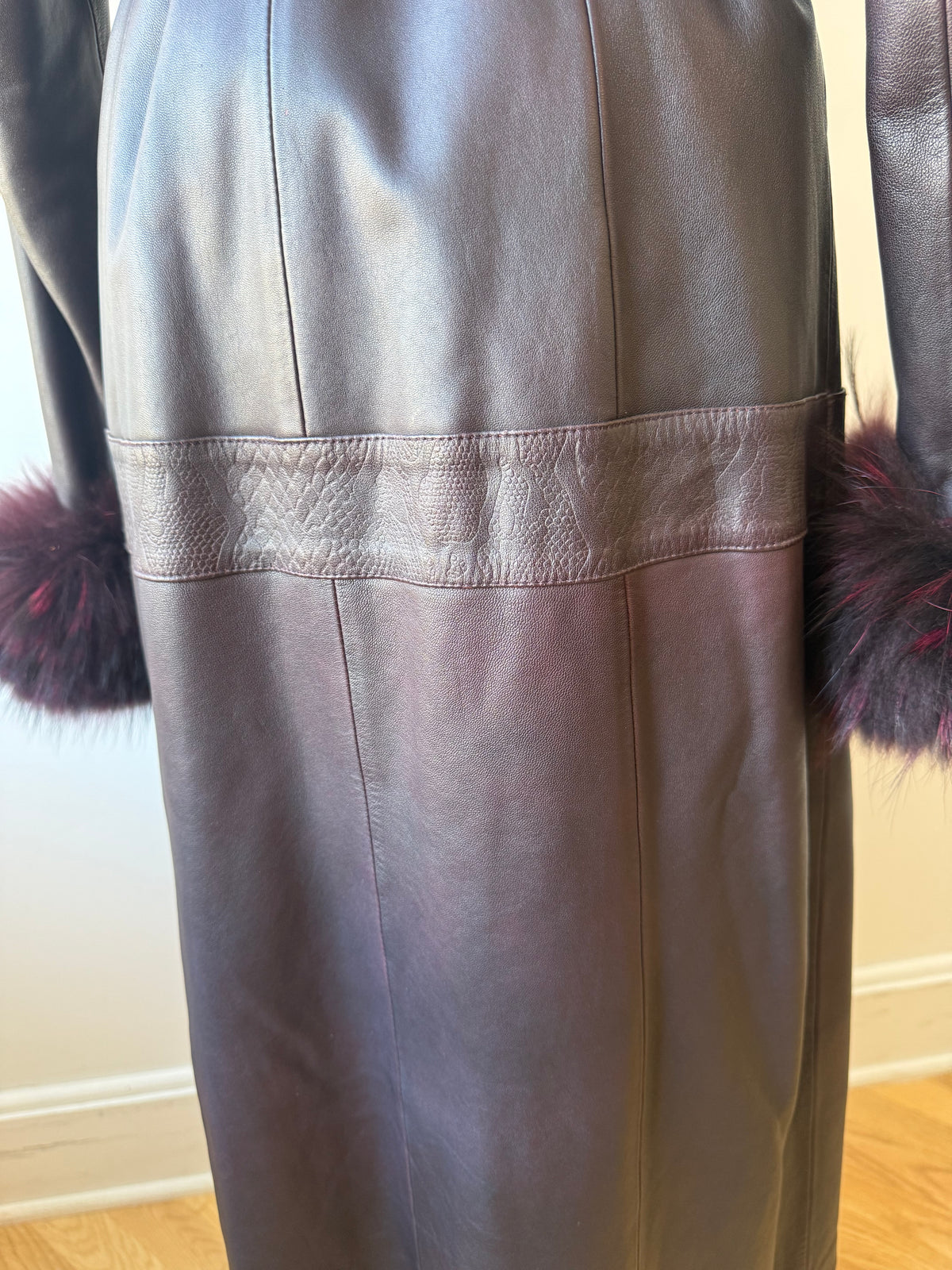 90s/Y2K Aubergine Leather trench w. Fox Fur cuff & collar