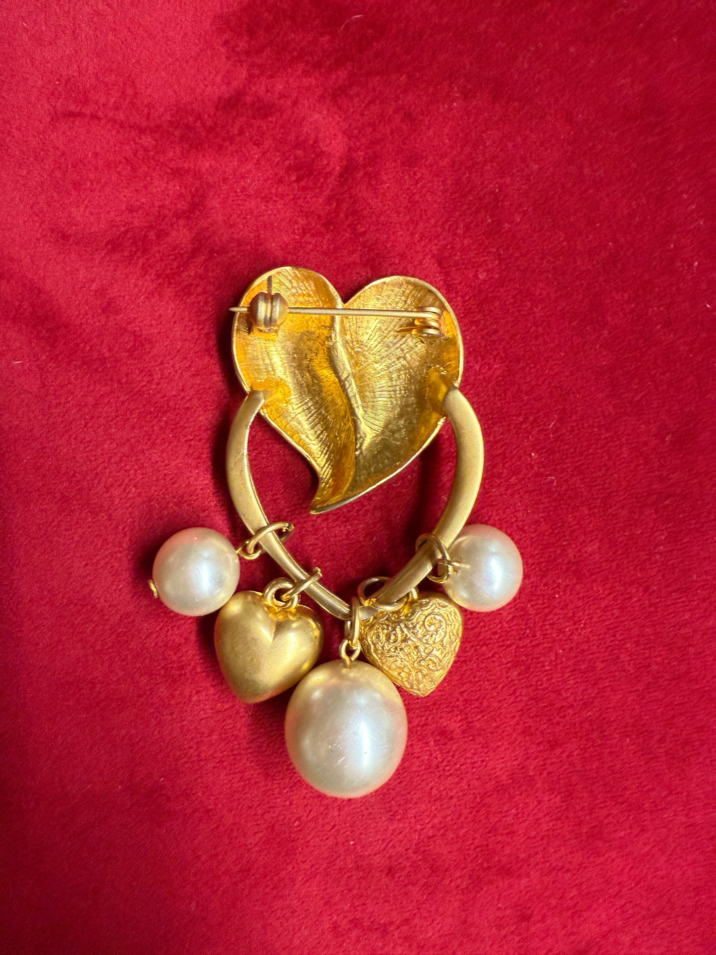 Vintage Gold tone Heart dangle brooch