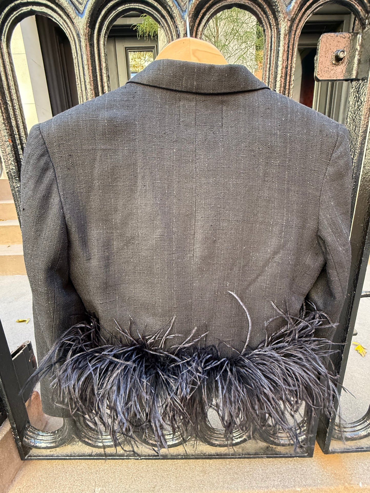 Vintage black blazer w. Detachable Ostrich Feathers